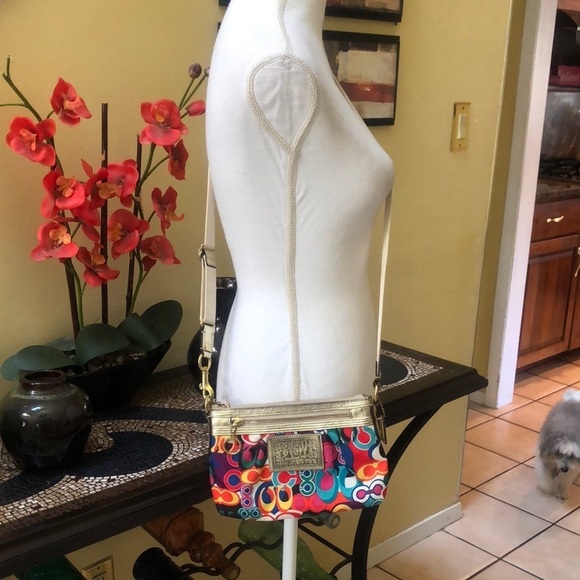 Coach Poppy Daisy Vibrant Colorful Signature “C” Gold Metallic Cross Body Bag - Picture 3 of 14